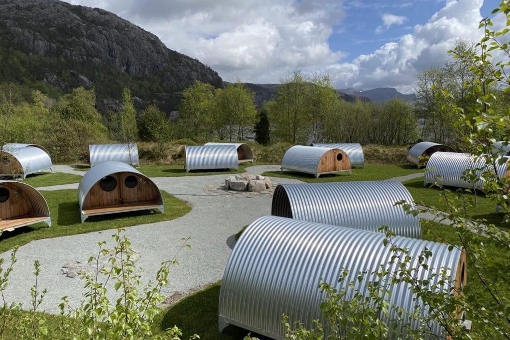 Отель Hikers Camp, Part Of Preikestolen Basecamp Йёрпеланн Экстерьер фото